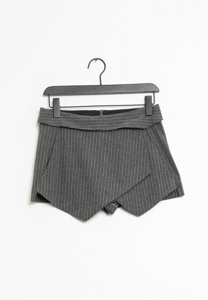 Zara Short - grey