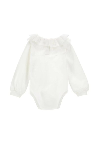Body per neonato bianco a maniche lunghe con colletto arricciato e polsini elastici, realizzato in tessuto morbido per abbigliamento infantile.