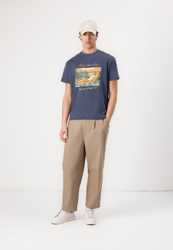 RELAXED BEACH CLUB GRAPHIC TEE UNISEX - Print T-shirt3