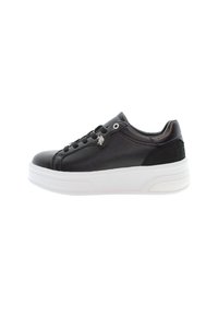 Zapatillas de cuero negro con suela de plataforma blanca. Las características incluyen una textura suave, diseño con cordones y detalle del logo en el lateral.