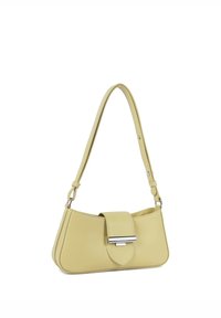 Borsa a mano in pelle gialla con una forma curva, patta frontale piatta e ferramenta argentata. Dotata di una tracolla lunga e regolabile. Tessitura liscia.