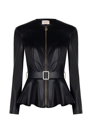 Giacca peplum in pelle nera con maniche lunghe, chiusura frontale con zip e una cintura larga dotata di fibbia quadrata. Tessuto liscio e design attillato.