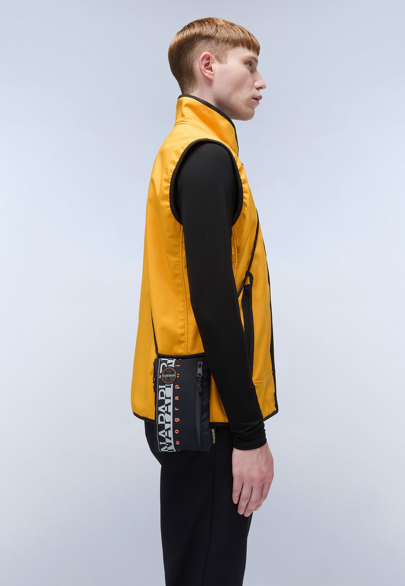Napapijri CURVER - Skuldertasker - black