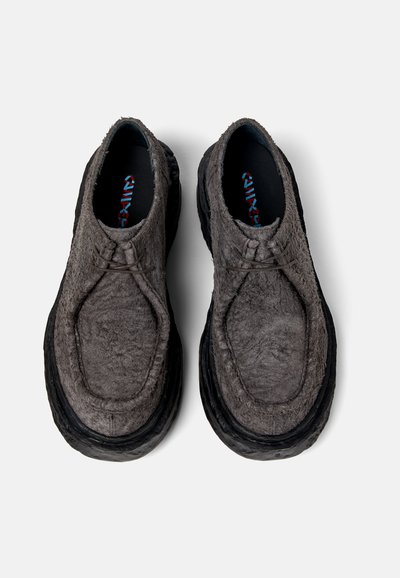 CAMPERLAB VAMONOS - Sportieve veterschoenen - dunkelgrau