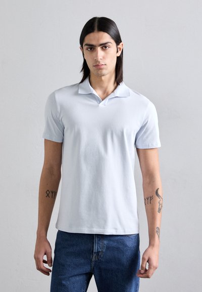Filippa K Polo majica - ice blue