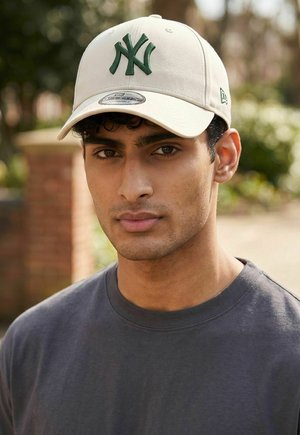 New Era, 9FORTY STRAPBACK NEW YORK YANKEES UNISEX - Cappellino - beige