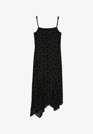 Sort kjole med spaghetti-stropper, prydet med et blomsterpattern. Asymmetrisk kant og lagdelt tekstur i bunden. Letvægtsstof.