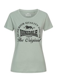 T-shirt in cotone verde menta con scollatura rotonda, maniche corte e una stampa grafica nera che presenta la scritta "Lonsdale", un leone e del testo aggiuntivo.