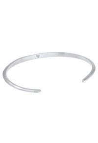Bracciale a manica in argento 925 con una finitura liscia e lucida. Presenta un design aperto con estremità arrotondate e uno spessore uniforme.