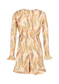 Langarm-Overall aus gemustertem Stoff in Orange-, Gelb- und Grüntönen, mit Rüschensäumen und einem taillierten Design.