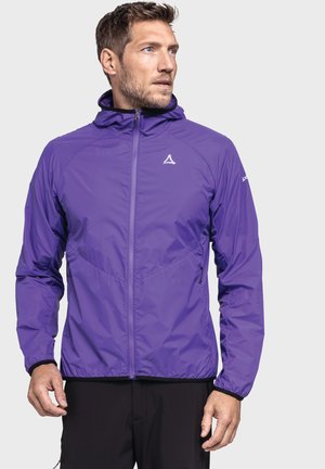 Lila Windbreaker-Jacke mit Kapuze, Reißverschluss vorne und seitlichen Taschen. Hergestellt aus leichtem Material mit glatter Textur und figurbetontem Design.
