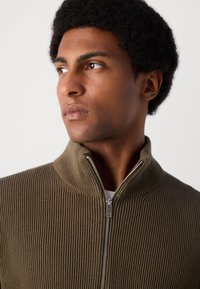 Lindbergh ZIP CARDIGAN - Neuletakki - olive