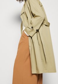 Marc O'Polo Gabardina - green
