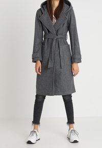 TWINTIP Mantel - mottled grey