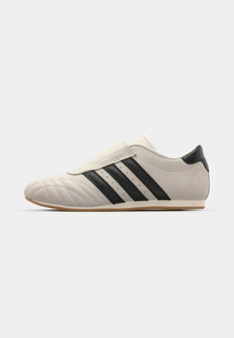 adidas Originals TAEKWONDO off white/core black/off-white
