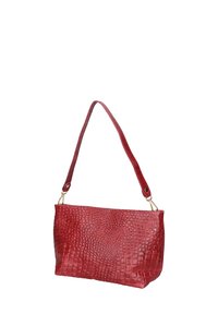 Rote Handtasche aus Leder mit Krokodilprägung, flaches Design, ein einzelner Tragegurt und goldfarbene Hardwareakzente. Kompakte und strukturierte Form.