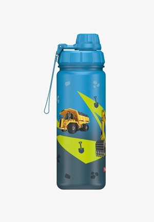 Blaue Kunststoff-Wasserflasche mit einem gelben Baustellenfahrzeug und einem Bagger-Graphic, ausgestattet mit einem strukturierten Griff und einem sicheren Schraubdeckel.