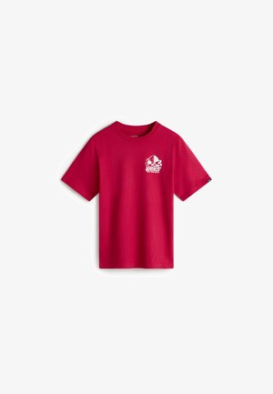 Rød bomulds t-shirt med korte ærmer, rund halsudskæring, med et hvidt grafisk print på venstre brystområde. Regular fit, ingen udsmykninger.