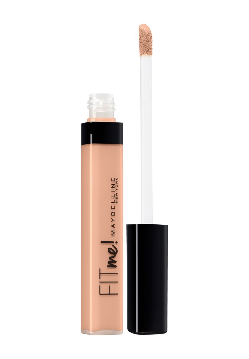 Maybelline FIT Me vloeibare concealer in een doorzichtig buisje met een zwarte dop. Lichte beige kleur, met een zachte, pluizige applicator.