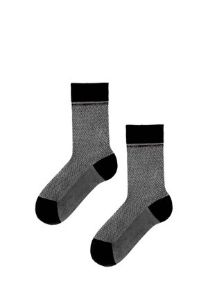 Paar graue gemusterte Sneakersocken mit schwarzen Bündchen, Fersen und Zehen, nebeneinander auf weißem Hintergrund dargestellt.