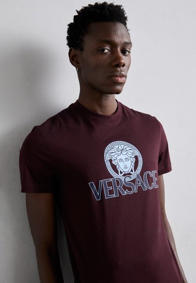 Versace COMPACT PRINT - T-shirt imprimé - dark aubergine