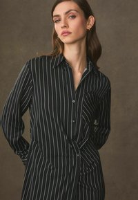 Next PINSTRIPE TALL REGULAR FIT - Paitamekko - black white stripe