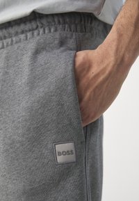 BOSS SEWALK - Teplákové kalhoty - light/pastel grey