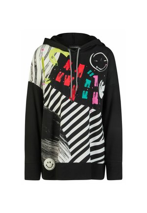 Zwarte hoodie met abstracte kleurrijke penseelstreken, zwart-witte strepen en twee smiley gezichten, één near de zoom en één near de schouder.