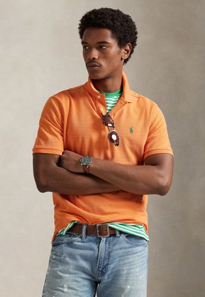 THE ICONIC MESH POLO SHIRT - Poloshirts - kona orange