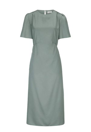 Midi-langes, gedämpftes grünes Kleid mit kurzen Ärmeln, rundem Ausschnitt, leichter Taillierung und Rückenknopfverschluss.