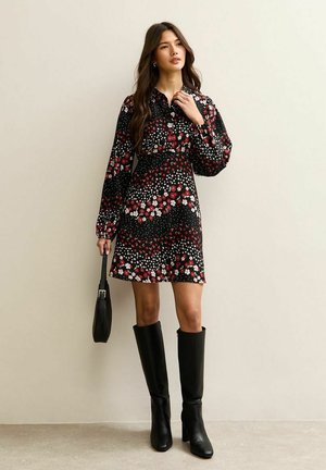 - Sukienka koszulowa