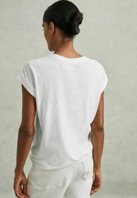 Reiss REGULAR FIT - TEREZA -CREW NECK - T-shirt basic - white