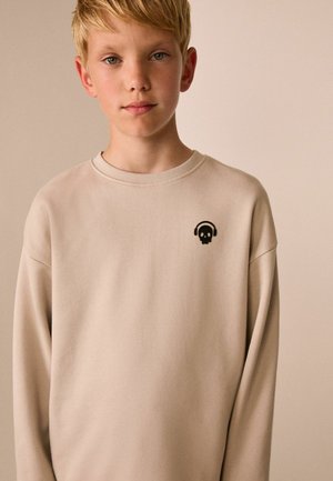 Next, REGULAR FIT - CREW NECK SWEATER SWEATSHIRT - Sweatshirt - ecru skull logo