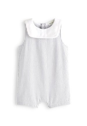 Combinaison rayée en gris et blanc avec un col blanc. Présente un design sans manches et une fermeture à pression à l'arrière. Texture de tissu douce.