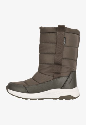 Vattentäta bruna vinterstövlar med en kviltad ovandel, platt sula och elastiska remmar. Har texturerat läder och en slitstark design.