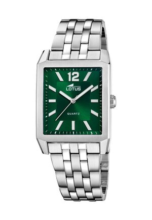 Montre rectangulaire en quartz argentée avec un cadran vert, des marqueurs d'heure blancs et un bracelet en acier inoxydable. Équipée d'une couronne en métal et de la marque "Lotus".