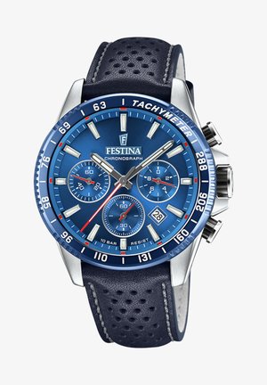 Montre chronographe Festina avec un boîtier en métal bleu, un cadran bleu, des index argentés, des accents rouges et un bracelet en cuir perforé bleu foncé.