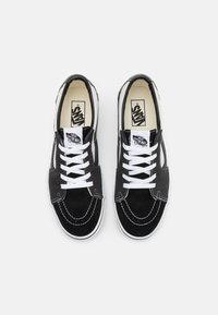 Vans SK8-LOW UNISEX - Sapatilhas - drizzle/true white