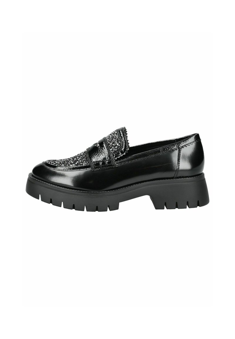 Zwarte leren loafer met een paneel van textuurstof, decoratieve stiksels en een robuuste rubberen zool. Heeft een ronde neus en een lage hak.