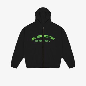 Hanorac negru cu fermoar, având glugă, buzunare frontale și text viu verde cu modele de stele care spune "LGGCY S.T.U." pe piept.