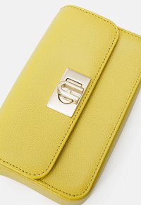 Furla MINI CROSSBODY - Skulderveske - honey