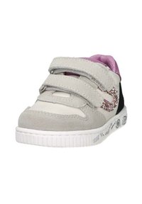 Sneaker bianca con cinturini in velcro, tomaia in suede grigio, fodera viola e dettagli neri. Presenta un logo decorativo glitterato sul lato.