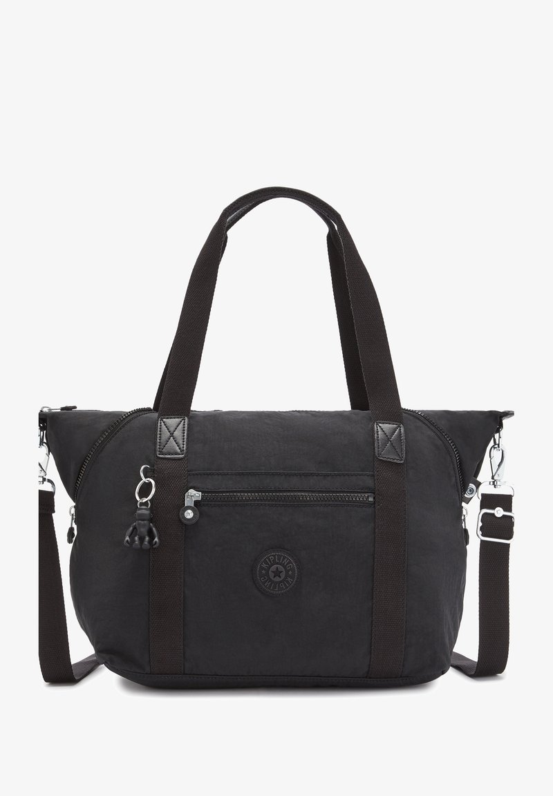 Borsa a mano nera in tessuto testurizzato con due manici, tracolla regolabile, tasca frontale con cerniera e un ciondolo decorativo.