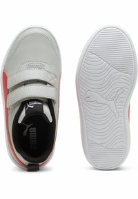 Puma COURTFLEX V2  - Scarpe da allenamento - cool light gray active red