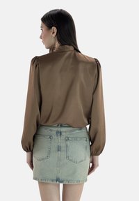 Elara Maglietta a manica lunga - brown