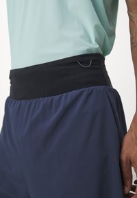 HOKA SKYGLIDE SHORT - Pantalón corto de deporte - outer space