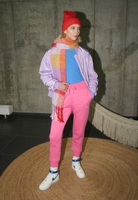 Nike Sportswear PHOENIX W NSW STYLE FLC HR PANT STD - Calças de fato de treino - pinksicle/sail