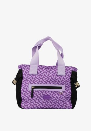 Borsa a tracolla viola con motivo e dettagli neri, dotata di manici robusti, una tasca frontale con zip e una finitura in tessuto testurizzato.