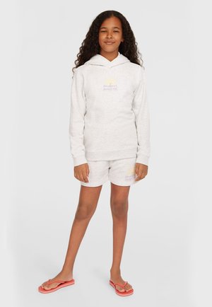 Lichtgrijze sweatshirt met capuchon, bijpassende shorts en slippers. Heeft een kleurrafische afbeelding op de borst en een comfortabele, casual fit.