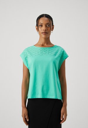 Vero Moda Petite VMKAYA O NECK - T-Shirt print - katydid